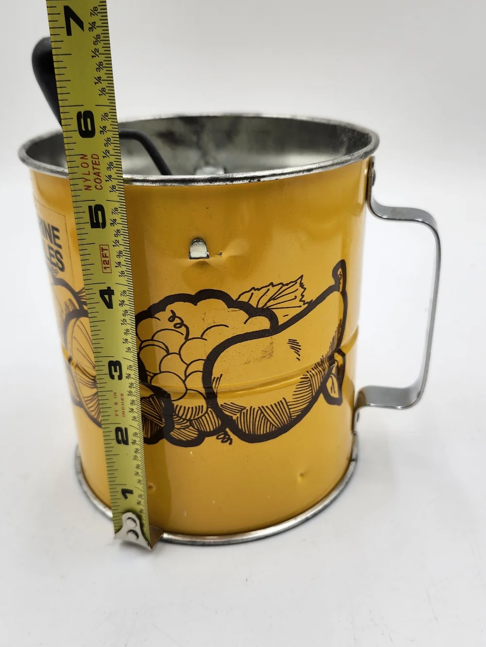 VINTAGE ANDROCK 3 SCREEN FLOUR SIFTER - YELLOW WITH VEGGIE DESIGN
